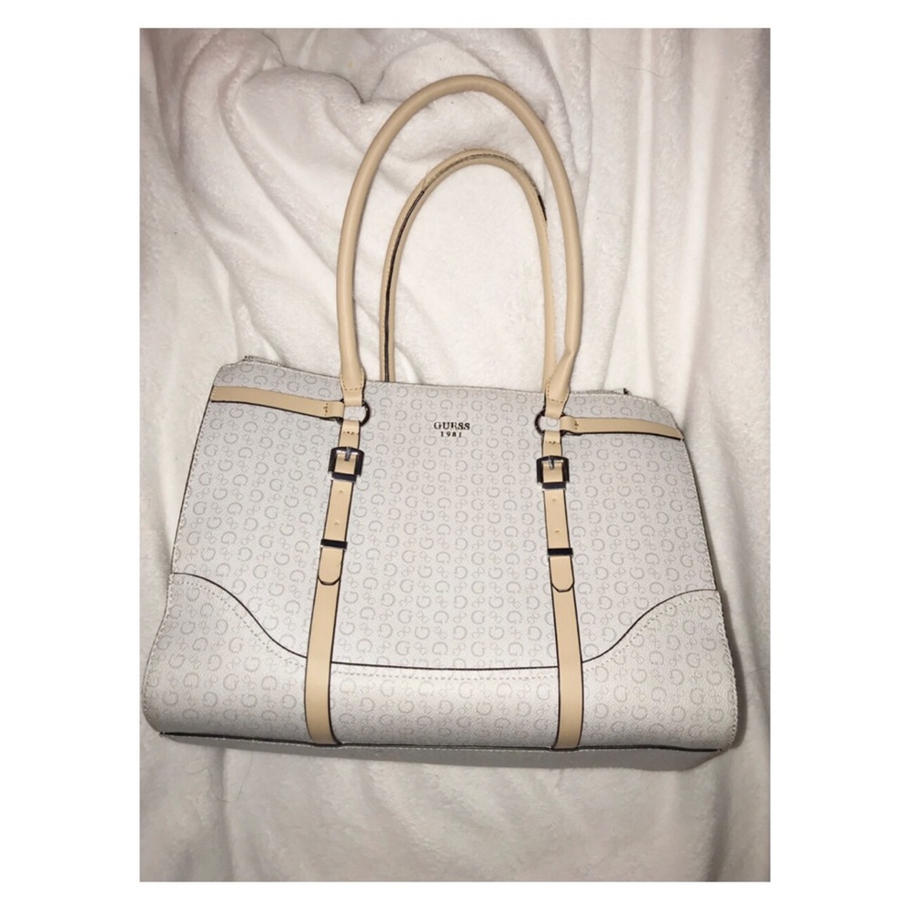 Beautiful Guess purse